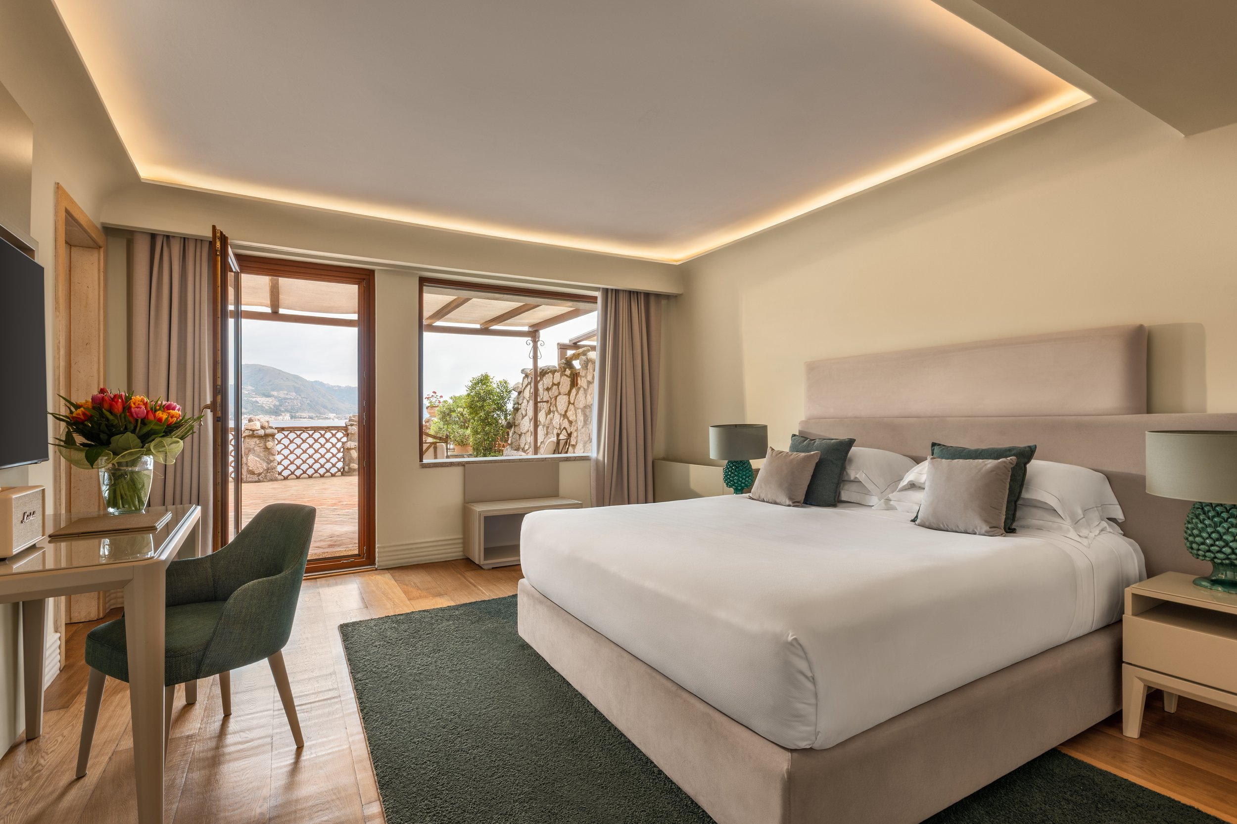 VRetreats Atlantis Bay executive sea view suite interior photographer London