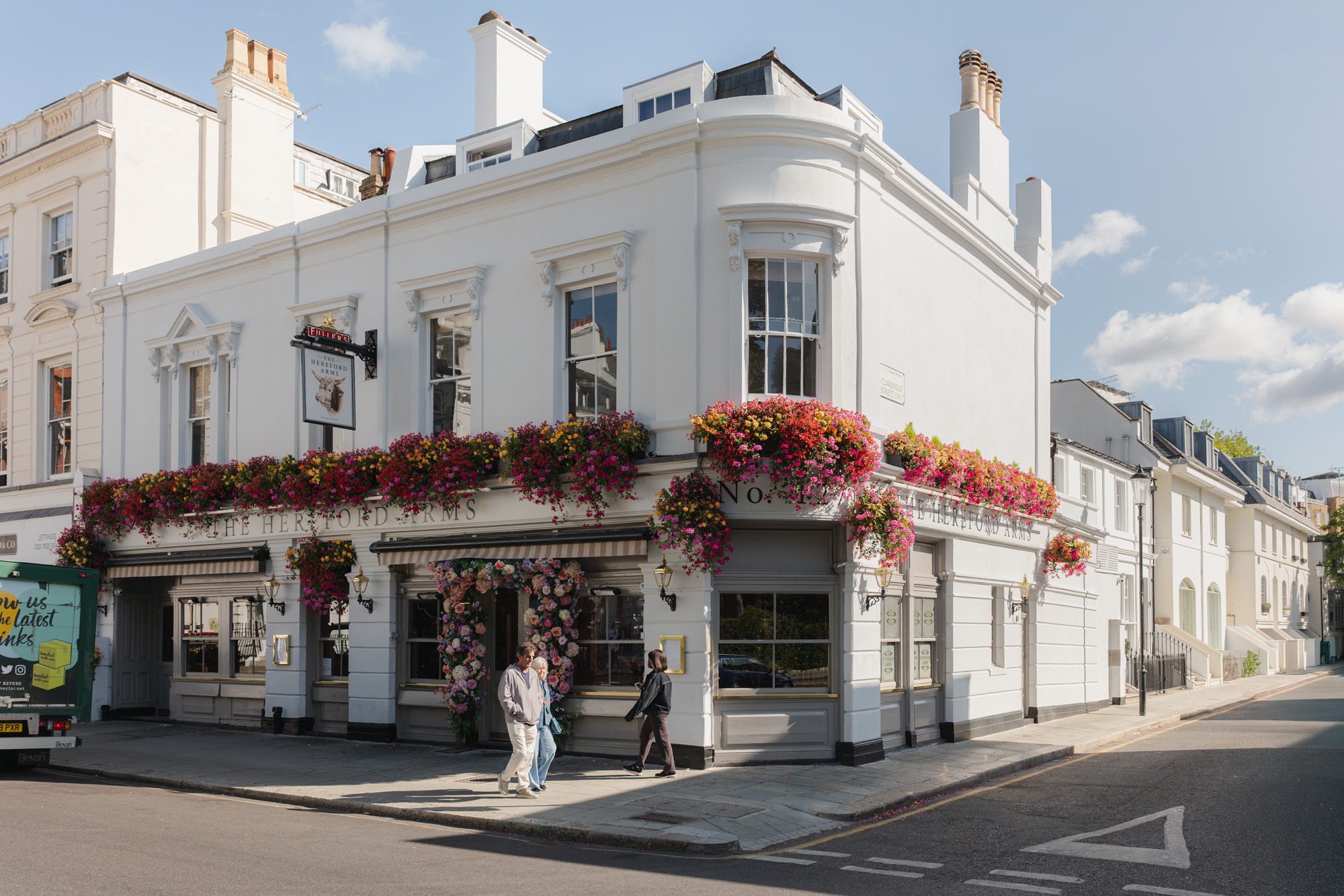 Cheval Collection neighbourhood photography — Chelsea Belgravia street life London