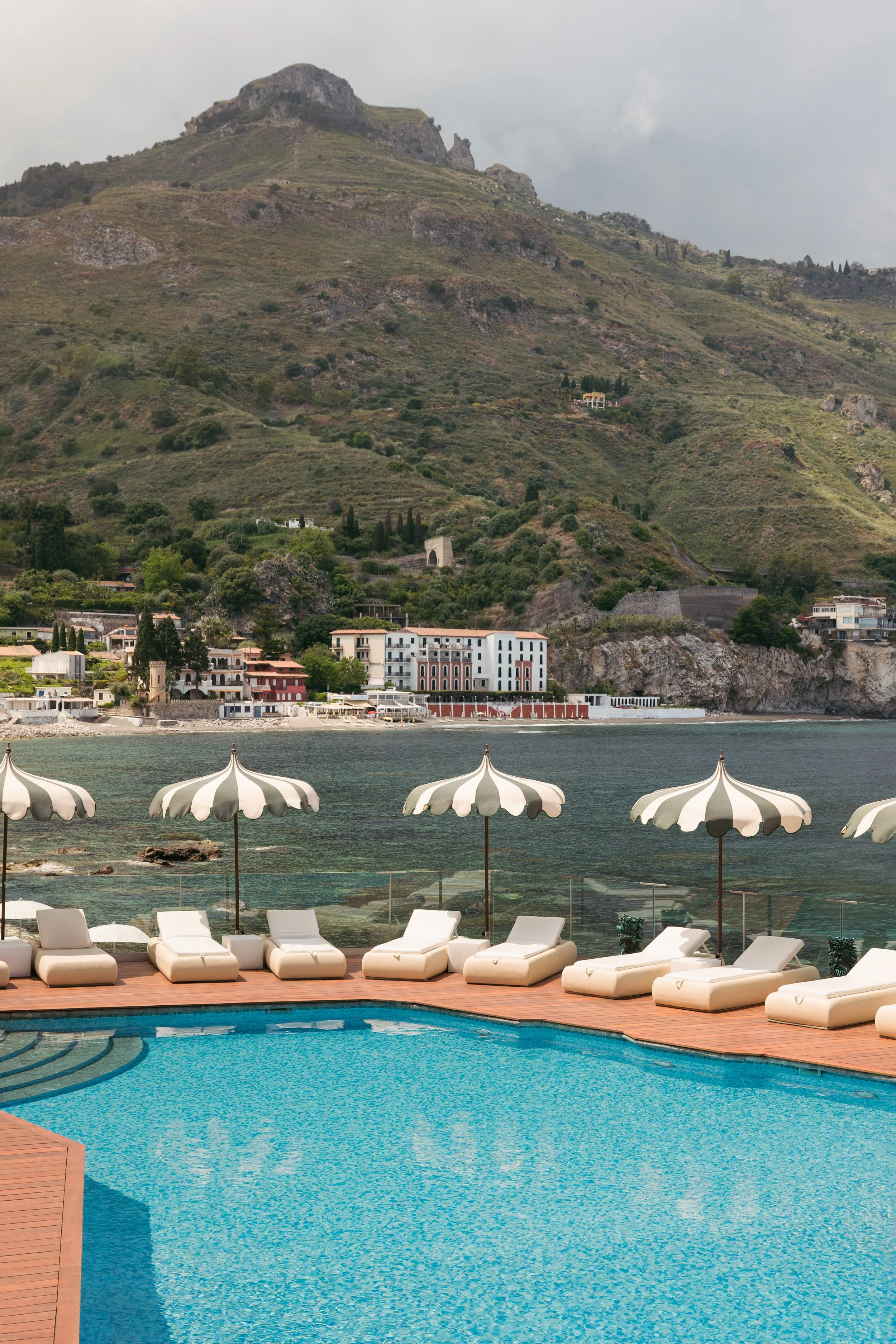 VRetreats Atlantis Bay — pool and terrace lifestyle photography