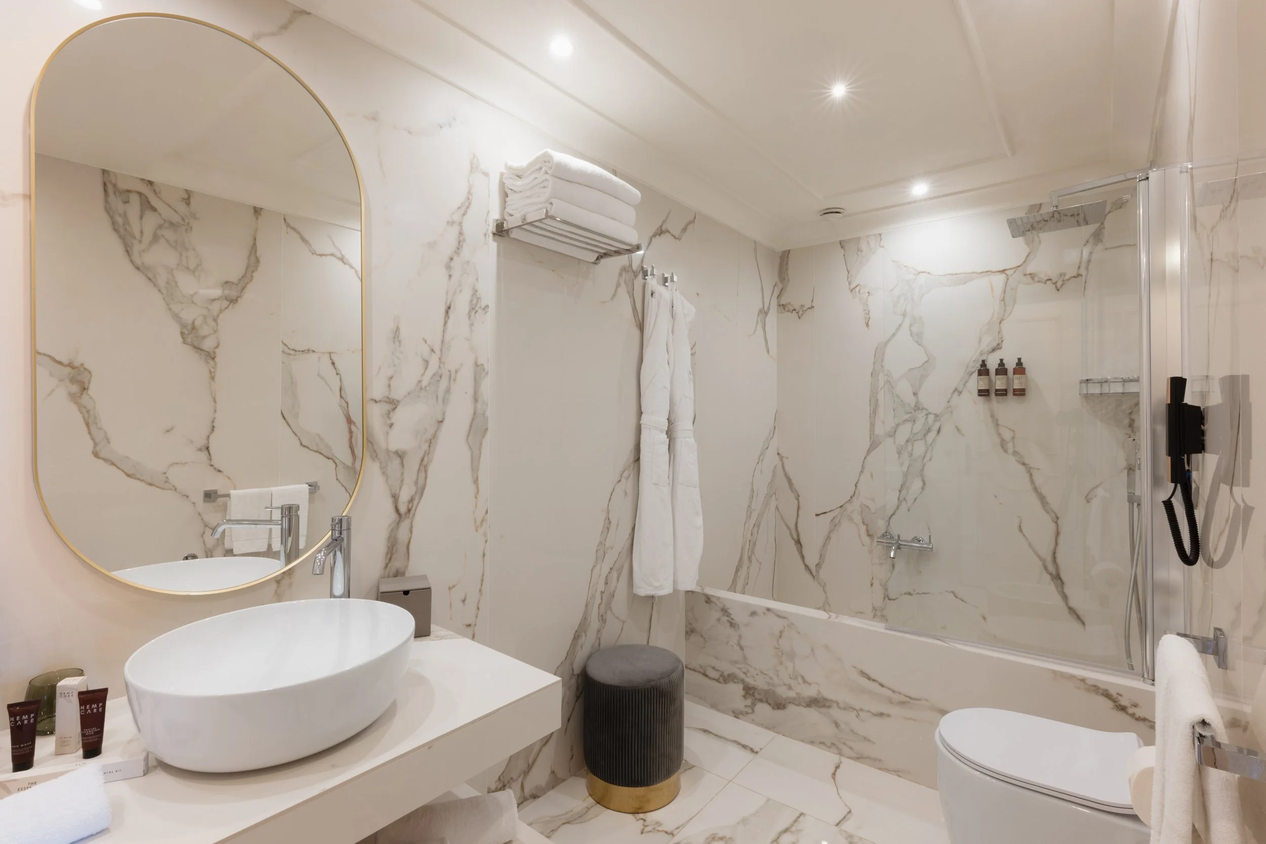 VRetreats Atlantis Bay — Deluxe Sea View room photography