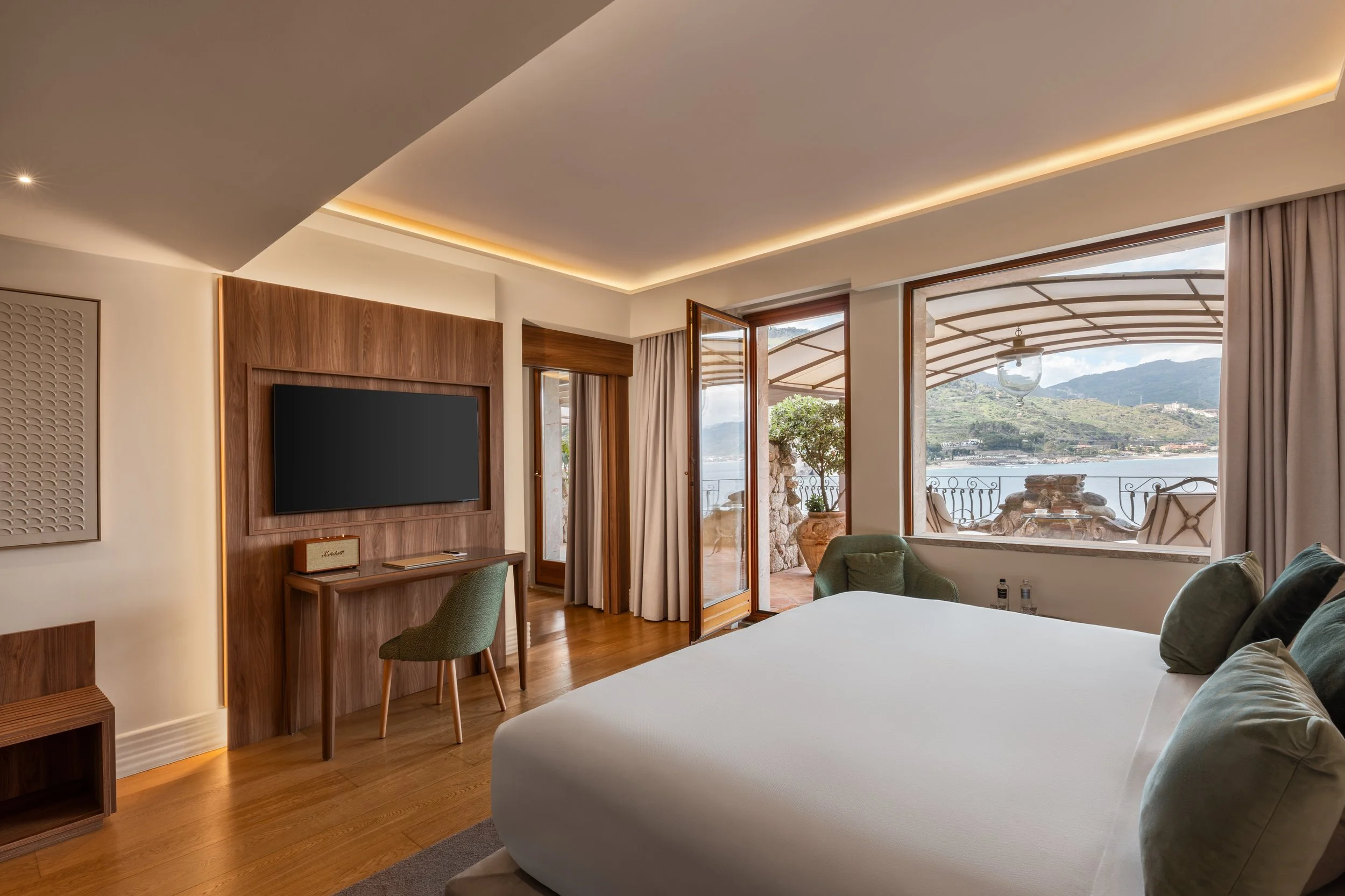 VRetreats Atlantis Bay — Deluxe Sea View room photography