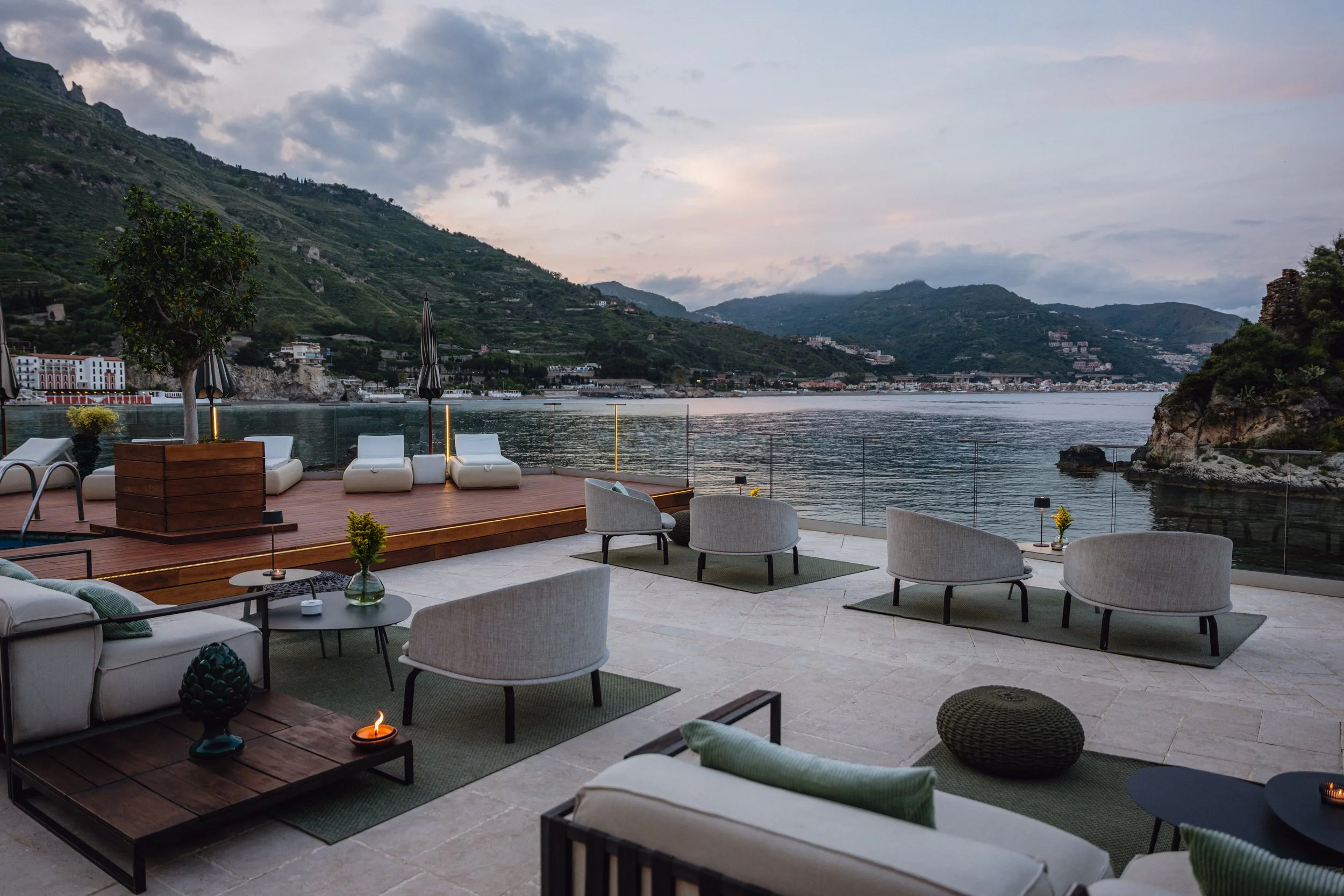 VRetreats Atlantis Bay — Kori Bar photography